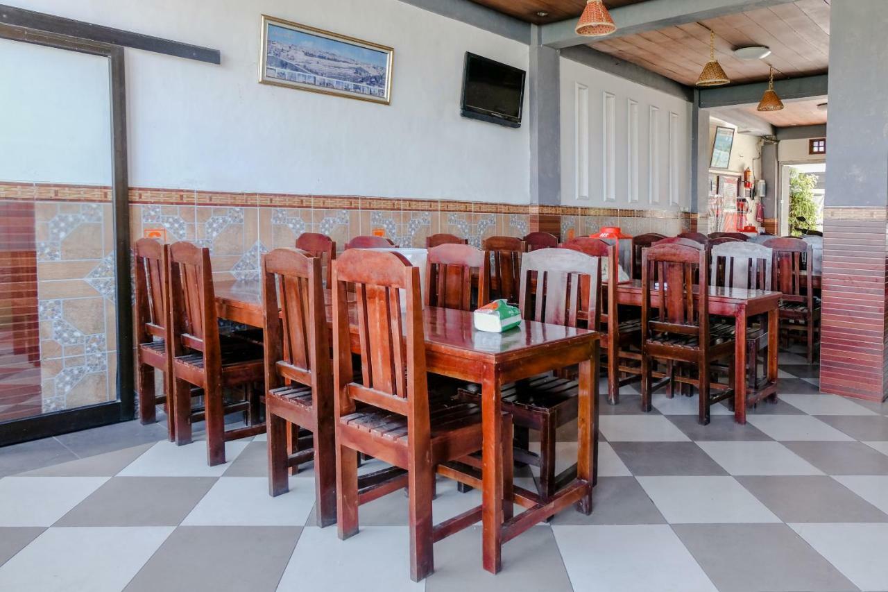 Oyo 1351 Tanggulasi Resto & Residence Syariah Magetan Eksteriør billede